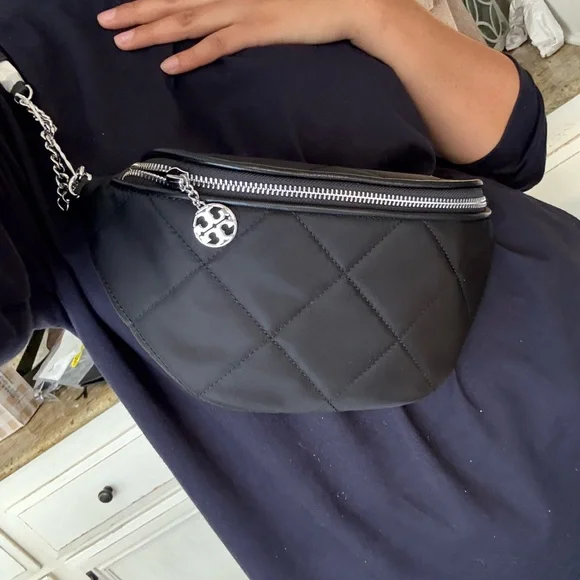New Tory Burch Willa Quilted Nylon Belt Bag Black Fanny Pack Crossbody Bag - Picture 8 of 9
